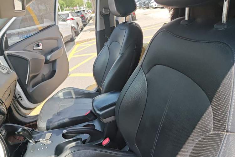 Used Hyundai ix35 2013 2.0L Automatic Two-Wheel Drive Smart GLS China IV Standard Left Front Seat