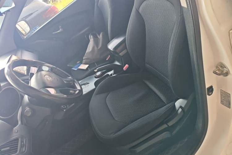 Used Hyundai ix35 2013 2.0L Automatic 2WD Comfort GL China IV Standard Left Front Seat