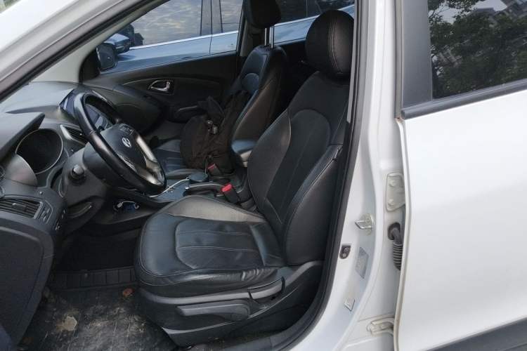 Used Hyundai ix35 2013 2.0L Automatic Two-Wheel Drive Smart GLS China IV Standard Left Front Seat