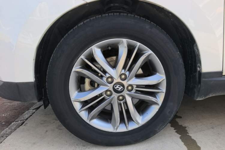 Used Hyundai ix35 2013 2.0L Automatic Two-Wheel Drive Smart GLS China IV Standard Left Front Wheel Hub