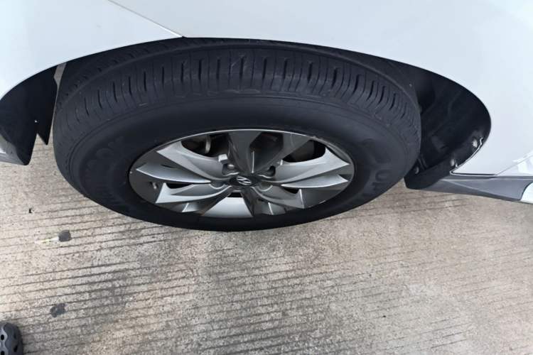 Used Hyundai ix35 2013 2.0L Automatic 2WD Comfort GL China IV Standard Left Front Wheel Hub