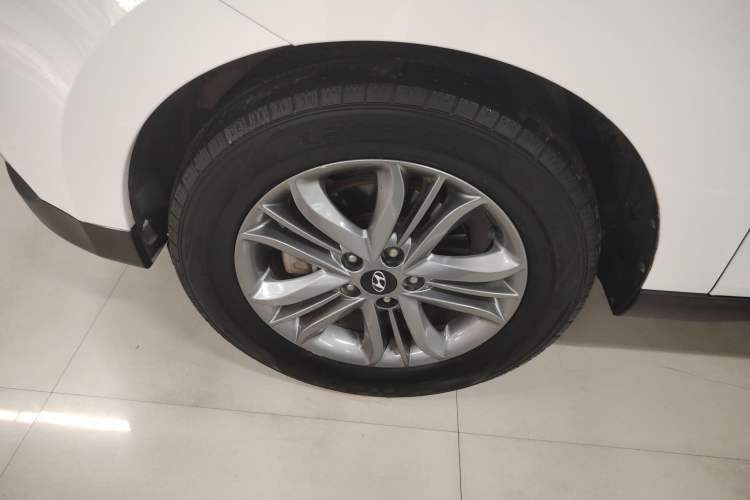 Used Hyundai ix35 2013 2.0L Automatic Two-Wheel Drive Smart GLS China IV Standard Left Front Wheel Hub