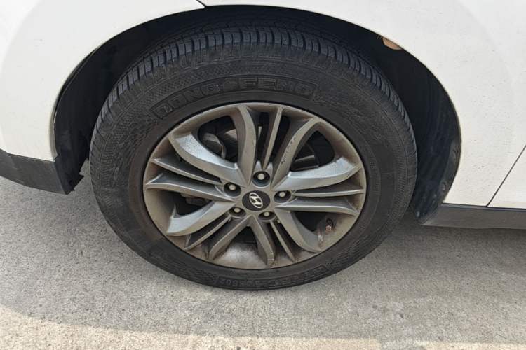 Used Hyundai ix35 2013 2.0L Automatic Two-Wheel Drive Smart GLS China V Standard Left Front Wheel Hub