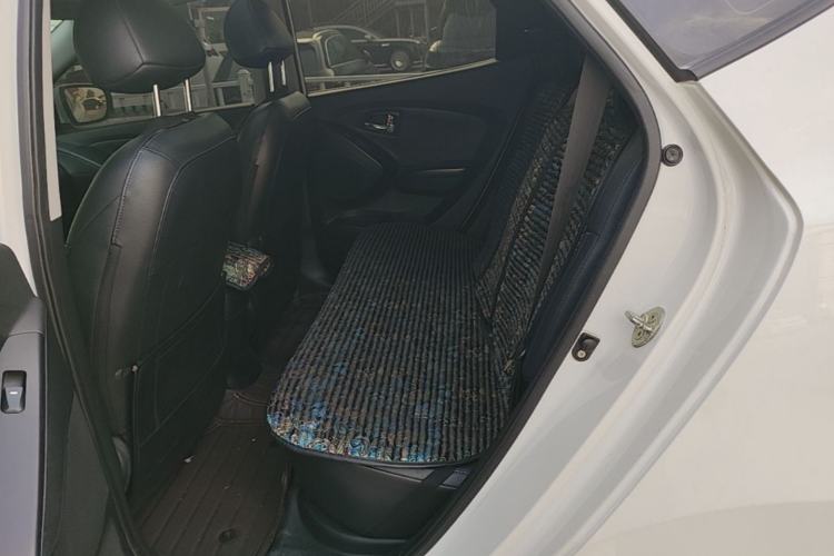 Used Hyundai ix35 2013 2.0L Automatic Two-Wheel Drive Leading GLX China IV Standard Left Rear Seat
