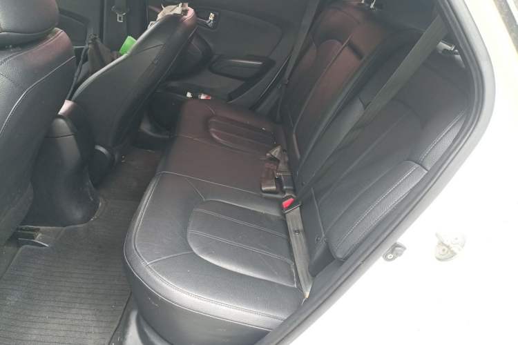 Used Hyundai ix35 2013 2.0L Automatic Two-Wheel Drive Smart GLS China IV Standard Left Rear Seat