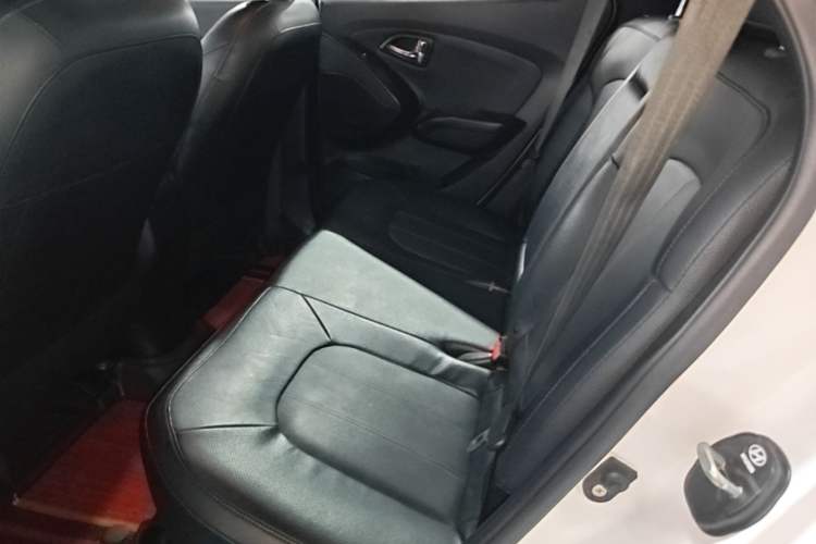 Used Hyundai ix35 2013 2.0L Automatic Two-Wheel Drive Smart GLS China IV Standard Left Rear Seat