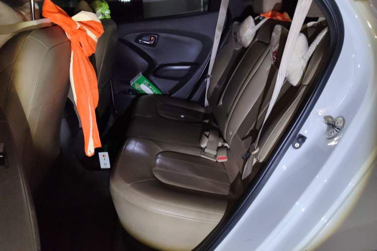 Used Hyundai ix35 2013 2.0L Automatic Two-Wheel Drive Leading GLX China IV Standard Left Rear Seat