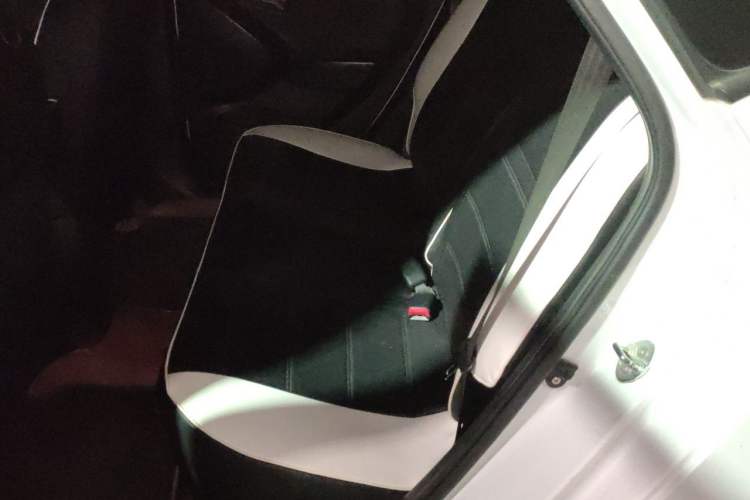 Used Hyundai ix35 2013 2.0L Automatic Two-Wheel Drive Smart GLS China IV Standard Left Rear Seat