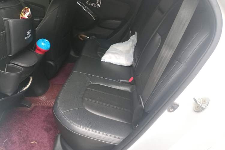Used Hyundai ix35 2013 2.0L Automatic Two-Wheel Drive Smart GLS China IV Standard Left Rear Seat