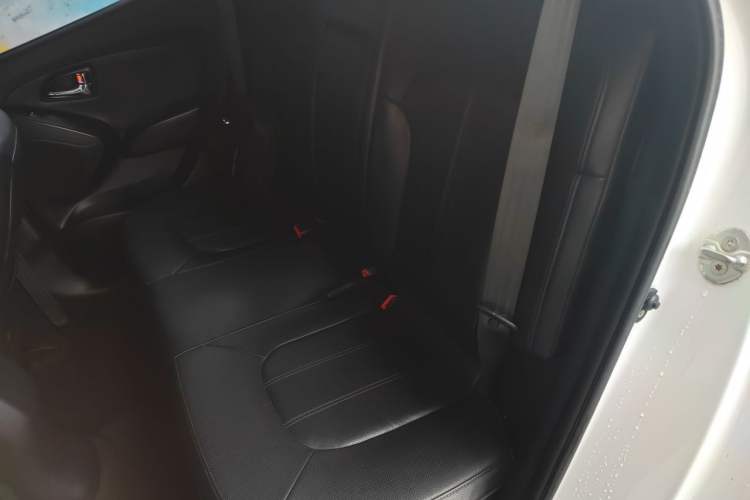 Used Hyundai ix35 2013 2.0L Automatic Two-Wheel Drive Smart GLS China IV Standard Left Rear Seat