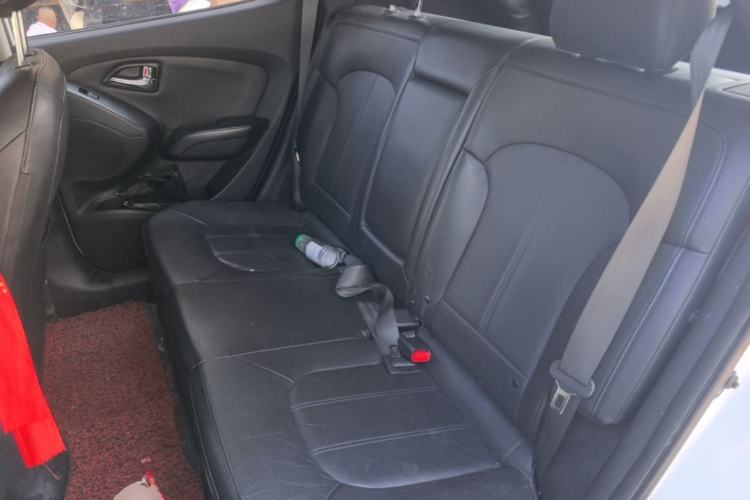 Used Hyundai ix35 2013 2.0L Automatic Two-Wheel Drive Smart GLS China IV Standard Left Rear Seat