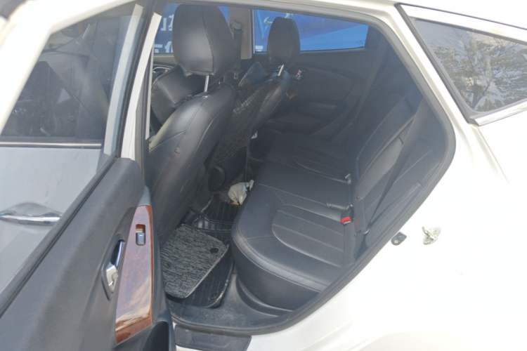 Used Hyundai ix35 2013 2.0L Automatic Two-Wheel Drive Smart GLS China IV Standard Left Rear Seat