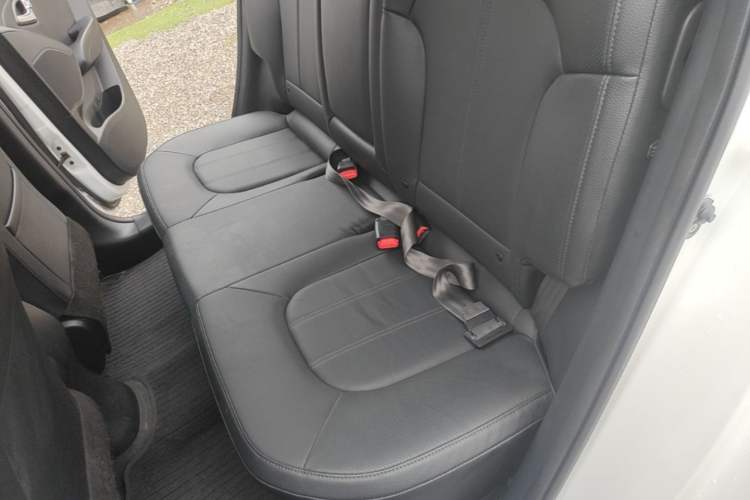 Used Hyundai ix35 2013 2.0L Automatic Two-Wheel Drive Smart GLS China IV Standard Left Rear Seat