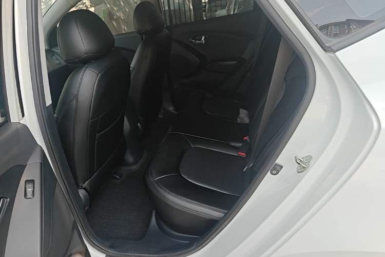Used Hyundai ix35 2013 2.0L Automatic Two-Wheel Drive Comfort GL China V Standard Left Rear Seat