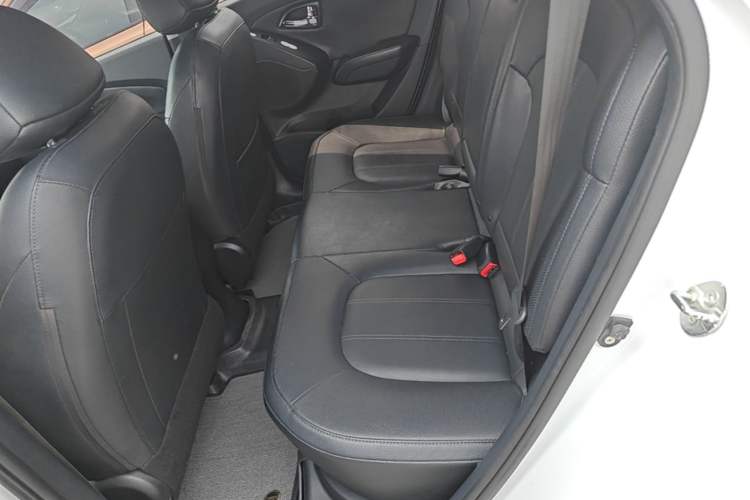 Used Hyundai ix35 2013 2.0L Automatic Two-Wheel Drive Smart GLS China IV Standard Left Rear Seat
