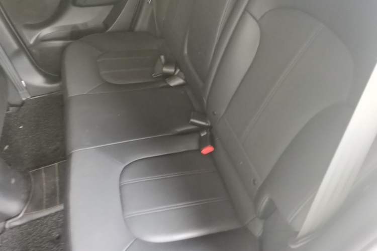 Used Hyundai ix35 2013 2.0L Automatic Two-Wheel Drive Smart GLS China IV Standard Left Rear Seat