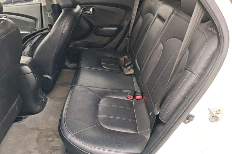 Used Hyundai ix35 2013 2.0L Automatic Two-Wheel Drive Smart GLS China IV Standard Left Rear Seat