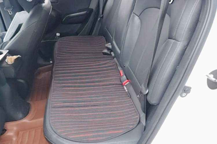 Used Hyundai ix35 2013 2.4L Automatic Two-Wheel Drive Leading GLX China V Standard Left Rear Seat