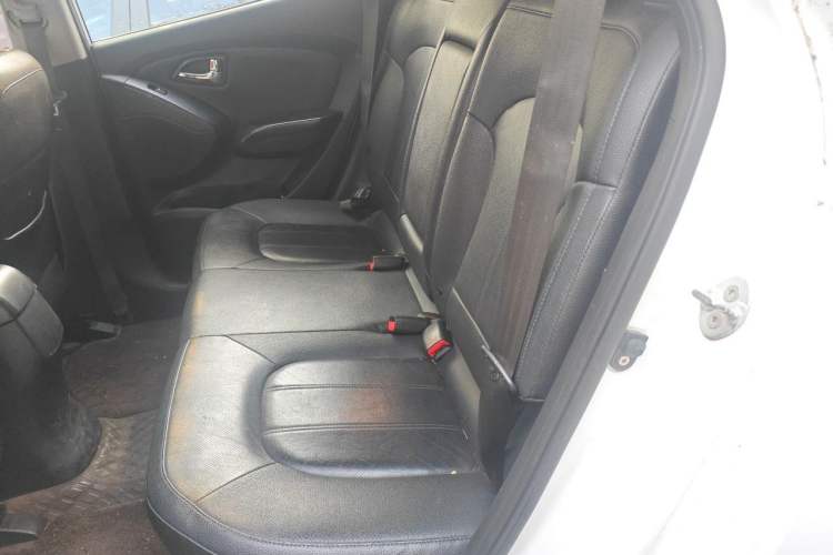 Used Hyundai ix35 2013 2.0L Automatic Two-Wheel Drive Smart GLS China IV Standard Left Rear Seat