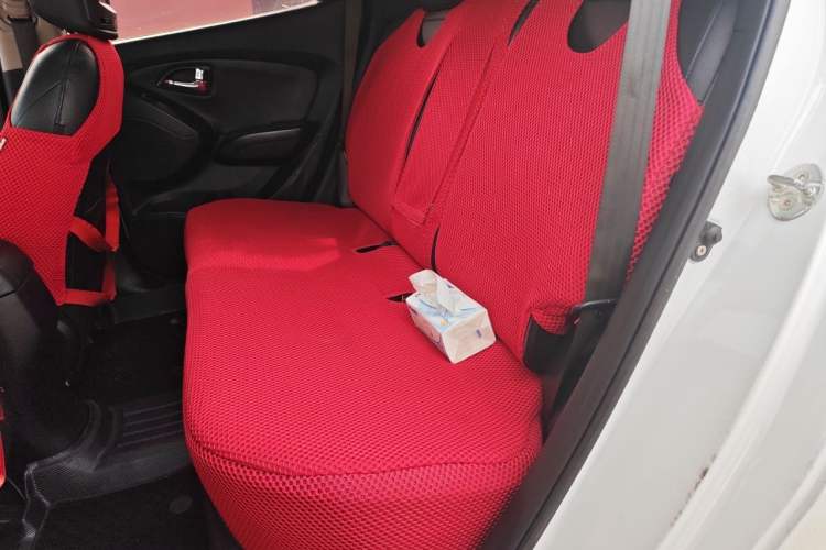 Used Hyundai ix35 2013 2.0L Automatic Two-Wheel Drive Smart GLS China IV Standard Left Rear Seat