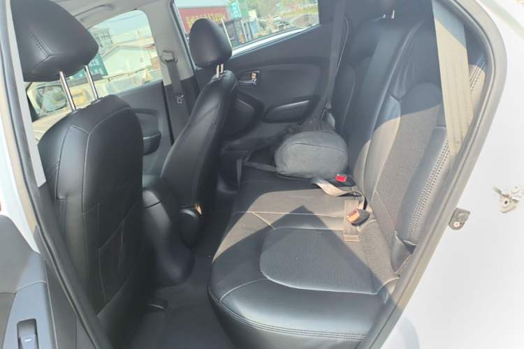 Used Hyundai ix35 2013 2.0L Automatic 2WD Comfort GL China IV Standard Left Rear Seat