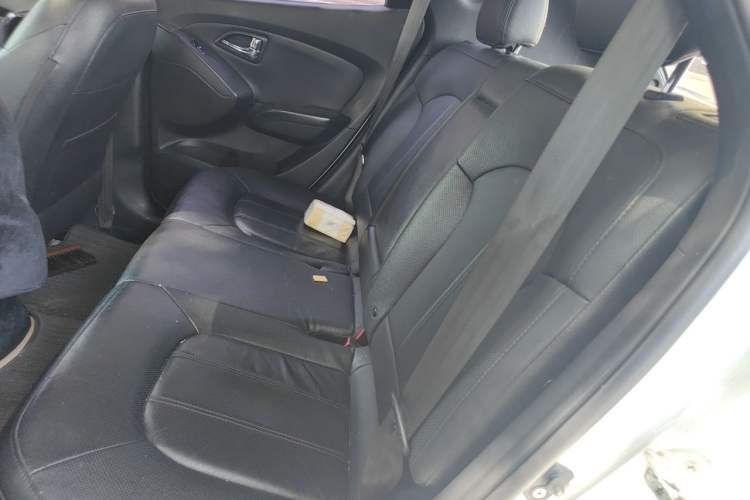 Used Hyundai ix35 2013 2.0L Automatic Two-Wheel Drive Smart GLS China V Standard Left Rear Seat