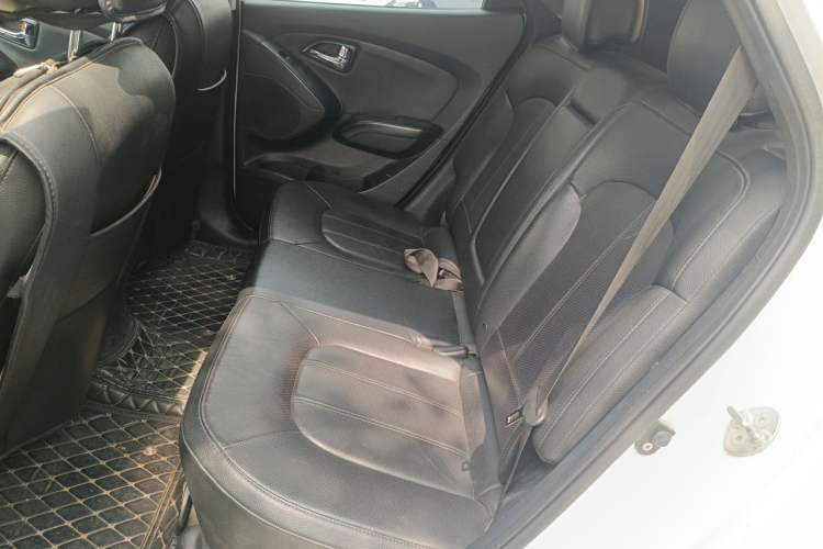 Used Hyundai ix35 2013 2.0L Automatic Two-Wheel Drive Smart GLS China IV Standard Left Rear Seat