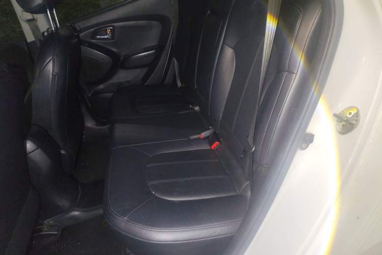 Used Hyundai ix35 2013 2.0L Automatic Two-Wheel Drive Smart GLS China IV Standard Left Rear Seat