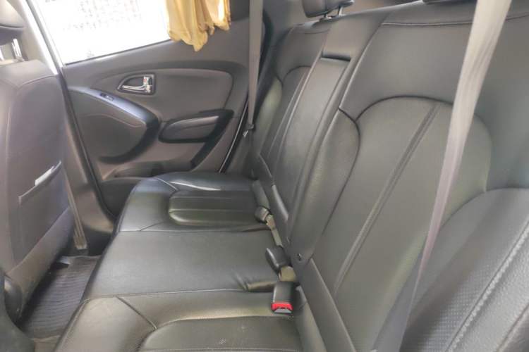 Used Hyundai ix35 2013 2.0L Automatic Two-Wheel Drive Smart GLS China IV Standard Left Rear Seat