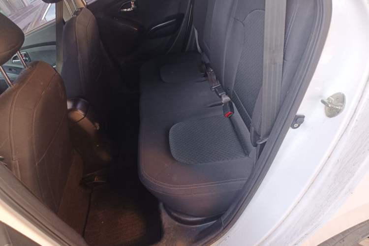 Used Hyundai ix35 2013 2.0L Automatic Two-Wheel Drive Comfort GL China V Standard Left Rear Seat