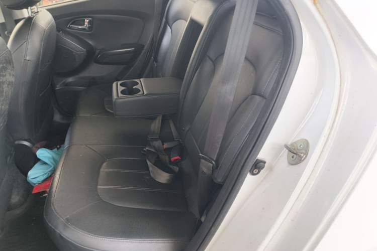 Used Hyundai ix35 2013 2.0L Automatic Two-Wheel Drive Smart GLS China V Standard Left Rear Seat