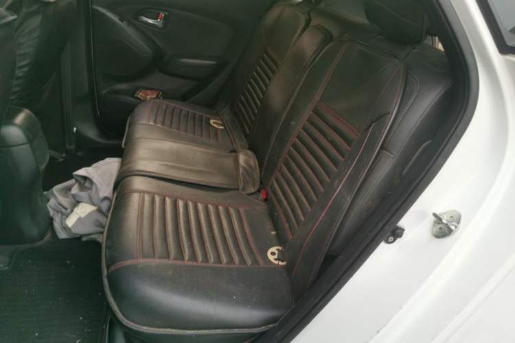 Used Hyundai ix35 2013 2.0L Automatic Two-Wheel Drive Smart GLS China IV Standard Left Rear Seat