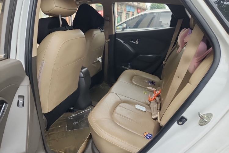 Used Hyundai ix35 2013 2.0L Automatic Two-Wheel Drive Smart GLS China IV Standard Left Rear Seat