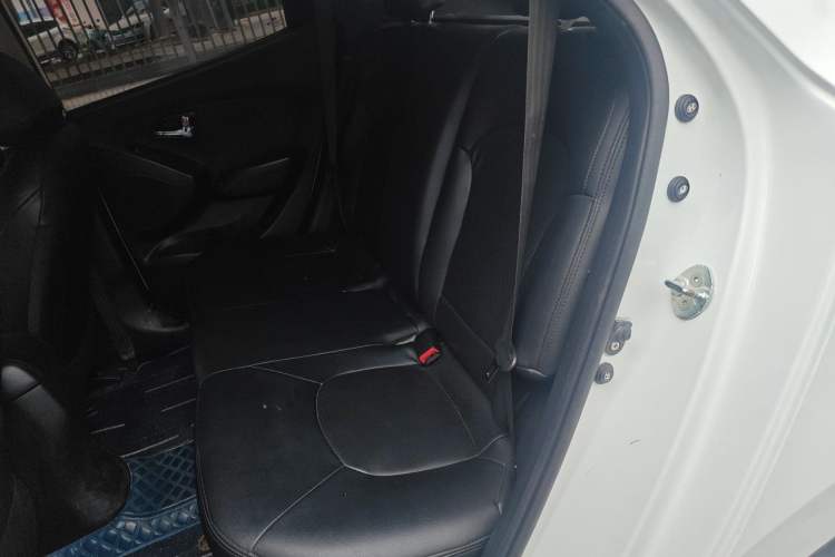 Used Hyundai ix35 2013 2.0L Automatic 2WD Comfort GL China IV Standard Left Rear Seat