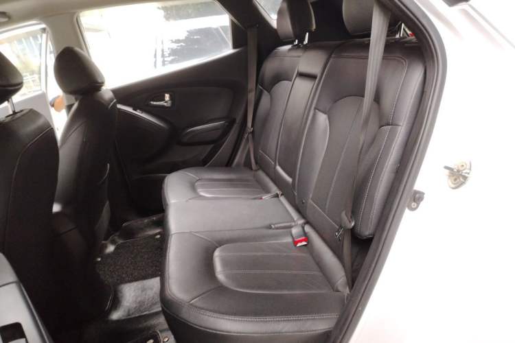 Used Hyundai ix35 2013 2.0L Automatic Two-Wheel Drive Smart GLS China IV Standard Left Rear Seat