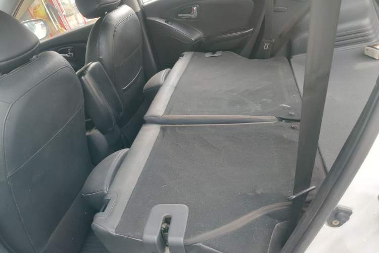 Used Hyundai ix35 2013 2.0L Automatic Two-Wheel Drive Smart GLS China IV Standard Left Rear Seat