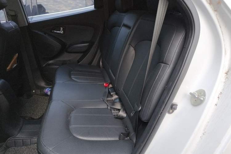 Used Hyundai ix35 2013 2.0L Automatic Two-Wheel Drive Smart GLS China IV Standard Left Rear Seat