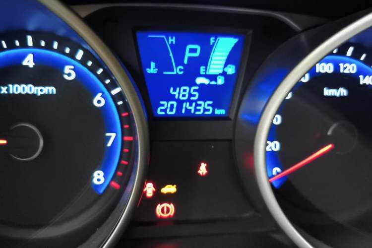 Used Hyundai ix35 2013 2.0L Automatic Two-Wheel Drive Smart GLS China IV Standard Odometer Close Up