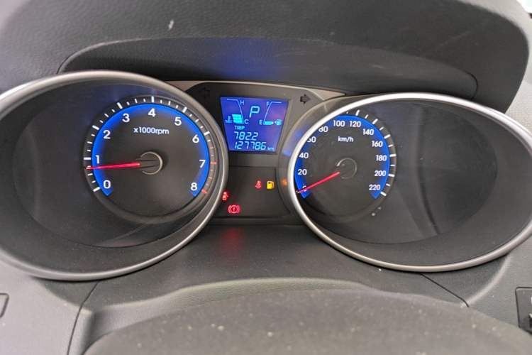 Used Hyundai ix35 2013 2.0L Automatic Two-Wheel Drive Smart GLS China IV Standard Odometer Close Up