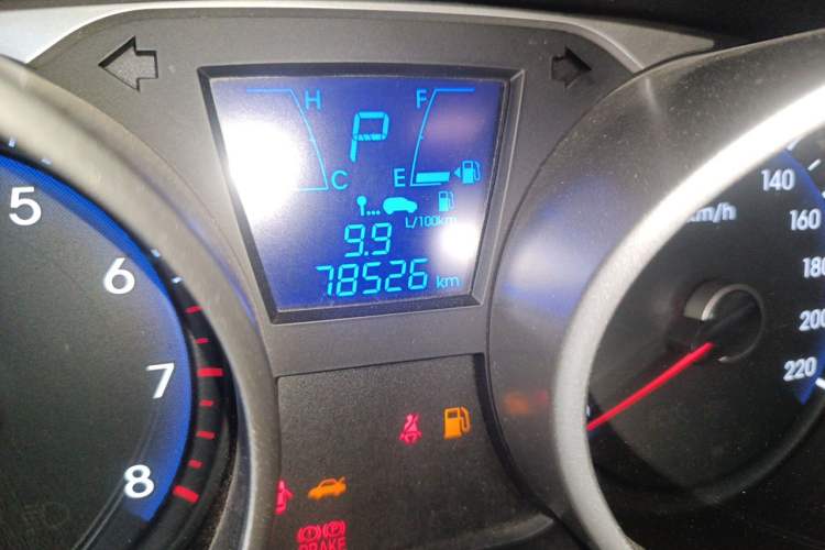 Used Hyundai ix35 2013 2.0L Automatic Two-Wheel Drive Smart GLS China IV Standard Odometer Close Up