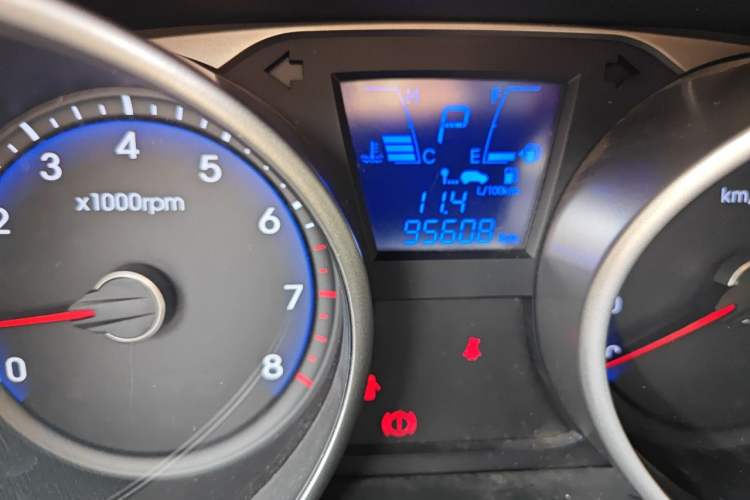 Used Hyundai ix35 2013 2.0L Automatic Two-Wheel Drive Smart GLS China IV Standard Odometer Close Up