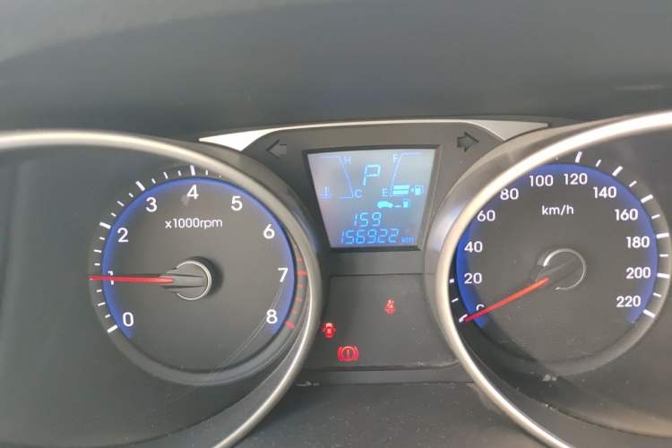 Used Hyundai ix35 2013 2.0L Automatic Two-Wheel Drive Smart GLS China V Standard Odometer Close Up