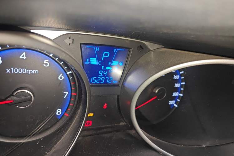 Used Hyundai ix35 2013 2.0L Automatic Two-Wheel Drive Comfort GL China V Standard Odometer Close Up