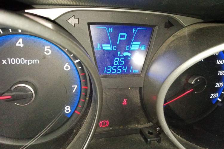 Used Hyundai ix35 2013 2.0L Automatic Two-Wheel Drive Smart GLS China IV Standard Odometer Close Up