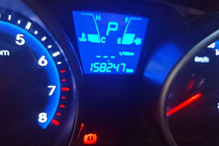 Used Hyundai ix35 2013 2.0L Automatic Two-Wheel Drive Smart GLS China IV Standard Odometer Close Up