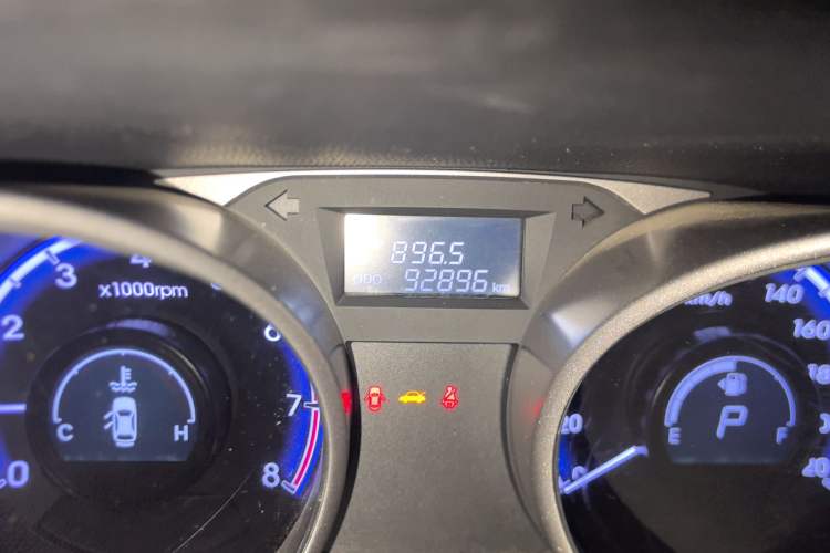 Used Hyundai ix35 2013 2.4L Automatic Two-Wheel Drive Leading GLX China V Standard Odometer Close Up