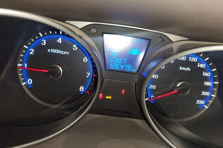 Used Hyundai ix35 2013 2.0L Automatic Two-Wheel Drive Smart GLS China IV Standard Odometer Close Up
