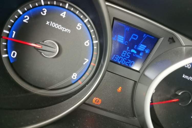 Used Hyundai ix35 2013 2.0L Automatic Two-Wheel Drive Smart GLS China IV Standard Odometer Close Up