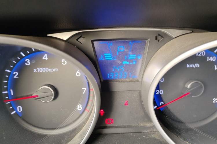 Used Hyundai ix35 2013 2.0L Automatic Two-Wheel Drive Smart GLS China IV Standard Odometer Close Up