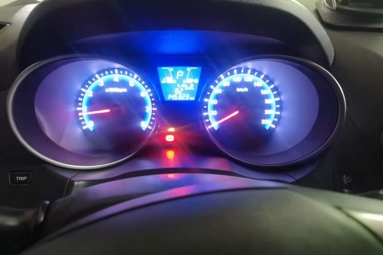 Used Hyundai ix35 2013 2.0L Automatic Two-Wheel Drive Smart GLS China V Standard Odometer Close Up